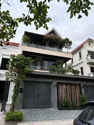 nhỉnh 17 tỷ có ngay liền kề phú lương hà đông cạnh toà lâu đài, liền kề đường 30m.