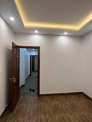 bán nhà phú mỹ . lê đức thọ .dt. 35 m2 * 6 tầng . 7 pn . 6 wc. ngõ 2 m .ở và cho thuê quá đỉnh .