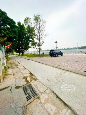 chỉ có 1 lô duy nhất bán diện tích 131m2 đất đẹp vuông vắn giá tốt nhất khu vực chỉ 67 tr /1 m