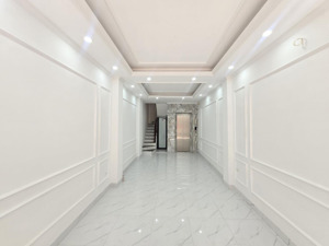 nhỉnh 6 tỷ- tứ hiệp- nhà đẹp 6 tầng otto vào nhà thang máy nhập khẩu xung quanh nhiều tiện ích