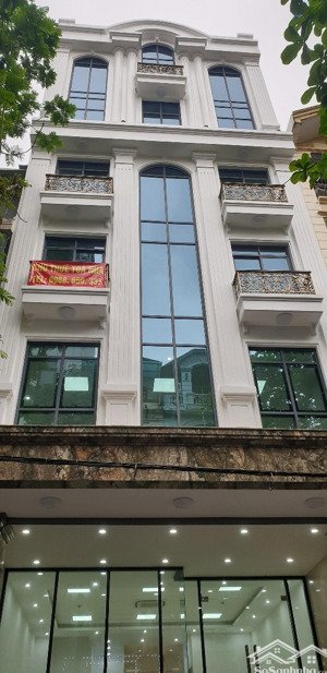 bán tòa nhà văn phòng mặt phố tôn đức thắng diện tích sổ 160m2 xây 9 tầng có hầm, ct 200tr/th