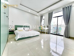 cho thuê căn hộ studio ban công, diện tích siêu rộng, gần ngã tư phú nhuận