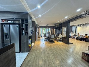 bán nhà 176m2, 2 tầng hapulico 24t3 và 40m2 vườn