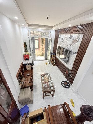 bán gấp nhà đại mỗ 32m2 5tỷ85, đi bộ 10m ra chợ. chỉ 20m ra mặt phố, nhà dân xây chắc chắn, ko lỗi