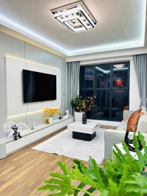 tôi chính chủ cần bán căn cc goldmark city, 83m2, 6 tỷ nhỉnh, 2pn, 2wc, đông nam, bắc từ liêm, hn
