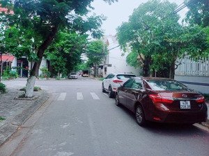 cần bán gấp căn nhà 2 tầng mặt tiền đường dương trí trạch, sơn trà