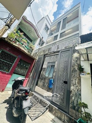 chỉ 8,7 tỷ - chdv 80,7m2 (13 x 7,2m) - 8 pn 8 wc