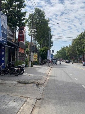 bán nhà c4 mặt tiền lê hồng phong phú lợi, tdm, dt: 4.9 x 35m = 170m2(tc 100m2), cho thuê 16tr/th