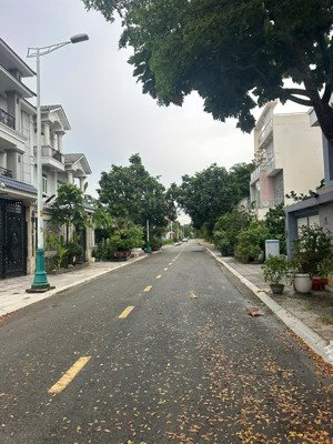 bán biệt thự cao cấp khu villa thủ thiêm p. thạnh mỹ lợi, q2 (tp. thủ đức)