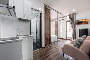 căn hộ 30m2, ban công lớn, 1pn vách kính, gần trung tâm thành phố
