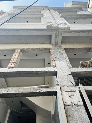 bán nhà xây mới 5 tầng p hoàng liệt-hoàng mai.dt ~40m2 giá chỉ 7.2 tỷ. cách một nhà ra mặt phố oto