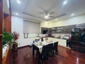 tuyệt phẩm nhà tầng thang máy tiểu cảnh full nội thất phân lô khu lê hồng phong
