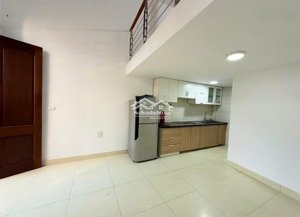 bán đắt tặng nhà gia quất. 4 tầng full nội thất ngõ to ô tô vào gần nhà