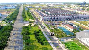 kẹt tiền bán căn nhà phố tại suncas central sổ hổng sẳn chỉ 2ty8xx /100m2