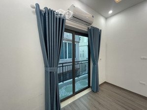 cho thuê nhà ngõ 71 phố đỗ quang diện tích 70 m2, mặt tiền 5 mét x 5 tầng, nhà thiết kế hiện đại