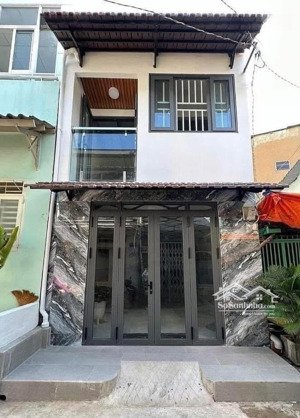 kẹt tiền bán gấp căn nhà gần vòng xoay an lạc 100m2 giá bán nhanh 950tr