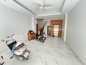 bán nhà thụy khuê 47m2 x 6 tầng,thang máy, nhà mới, kinh doanh, giá hơn 15 tỷ