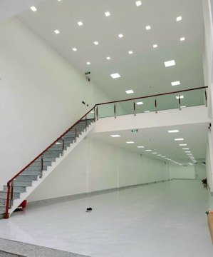 cho thuê mặt bằng 910m2, 1 trệt 1 lầu, đường bùi trọng nghĩa