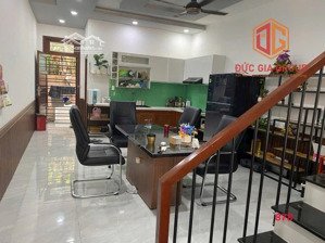 cho thuê nhà 1 trệt 2 lầu mặt tiền n4 ngay trường song ngữ lạc hồng, p. bửu long, tp. biên hòa