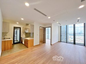 bán 3 phòng ngủ, 2wc, tầng cao, view đẹp. giá 6.1 tỷ. liên hệ 