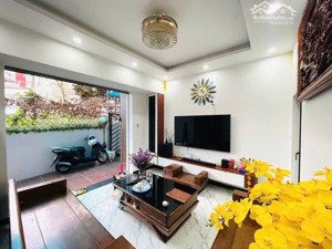 cần bán nhà tại hà trì - dt 37m2, mt 6m, 4pn, 5wc, 5 tầng, full nội thất - thang máy - ở sướng