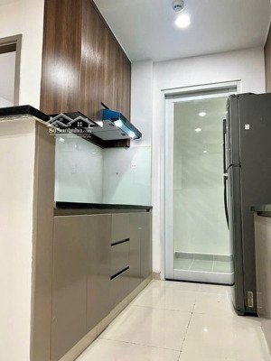 cho thuê nhanh căn hộ melody 2pn 2wc giá 11tr/ tháng