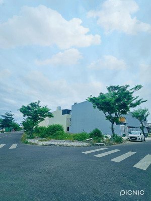 lô góc 2 mt siêu vị trí nam hòa xuân gần cầu trung lương, gần biển, giá 13.5 tỷ