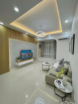 cần cho thuê ch scenic valley1, q7, pmh, nhà đẹp, ntdd, 2pn, 2wc, cam kết giá tốt nhất chỉ 16tr/thg