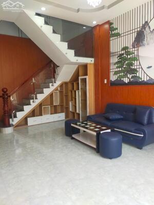 Cần bán gấp nhà Đinh Đức Thiện, Long An, 81M2, SHR, giá 2,2 Tỷ