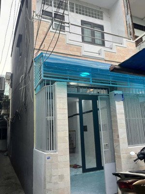 cho thuê nhà nguyên căn hxh phạm văn đồng, p. 3, gò vấp, lh 