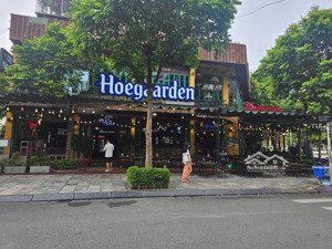 cho thuê nhà mặt phố nguyễn xuân khoát gần đsq hàn quốc - 250m2 - 3 tầng - 22m mt. kd mọi mô hình