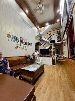 hàng nóng bỏng tay - hoàn kiếm giáp hai bà trưng - ba bước ra phố - ngõ không thể nông hơn