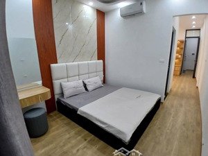 cho thuê nhà riêng hào nam- đống đa- dt 55m x 3 tầng - giá 10,5 tr/tháng có tl