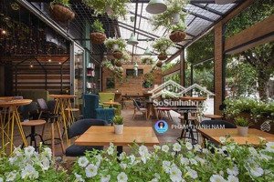 cho thuê biệt thự sân vườn 280m, 3.5 tầng, mặt tiền 17m ngõ 40 xuân la, tây hồ 60tr/tháng