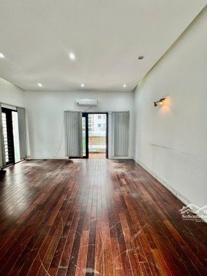 cho thuê văn phòng mặt phố khuất duy tiến - thanh xuân 30m2 giá thuê 5tr/ tháng. liên hệ 