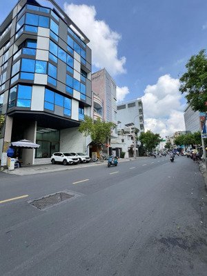 bán nhà góc 2mt đoàn thi điểm, q. phú nhuận. dt: 8.5x19m, gồm trệt, lầu giá 43 tỷ tiện xây chdv, vp