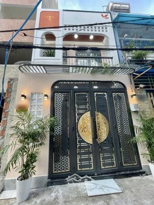 phường tân sơn nhì 2 tầng kiên cố - dt: 4 x 14 (56m2) sổ vuông a4 - nhỉnh 5 t