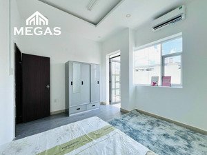 cho thuê căn hộ có ban công_đầy đủ tiện nghi mới 100% gần đầm sen