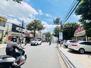 mặt tiền trương định ngay vincom