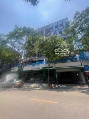 cho thuê nhà mặt phố tú mỡ ,lô góc, diện tích 350m2, mặt tiền 27m,vỉa hè khủng, giá thuê 70 triệu!