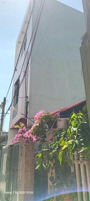 bán nhà 3 tầng 3 phòng ngủ, hẻm nhỏ 2m, đi 15m ra đường ô tô hà huy tập, thanh khê, đà nẵng. 3,8 tỷ