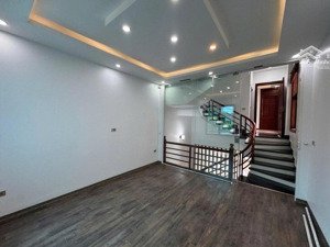 chủ nhà cần bán gấp nhà đẹp 5 tầng phố tây trà ngõ thông giá hợp lý chỉ 7.68 tỷ