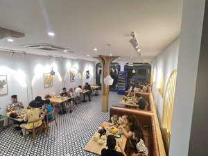 một căn duy nhất mặt phố quang lai dt 121m2 - mt 5.5m - 4 tầng giá chỉ 230tr/m2. lh 