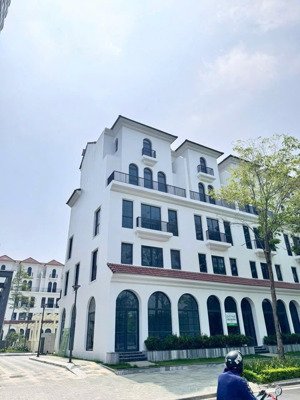 chính chủ gửi bán lô shophouse sunshine golden river ciputra mặt đường 26m kinh doanh tốt - 5 tầng