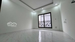 bán nhà tứ hiệp 42m2 x 5 tầng, mặt tiền 4m, giá 7 tỷ, bãi ô tô gần nhà