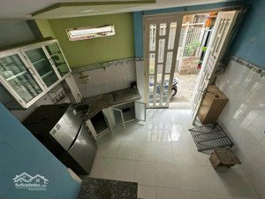 cho thuê nhà hẻm 4m(xh) trương định, p.9, q.3 giá 10tr