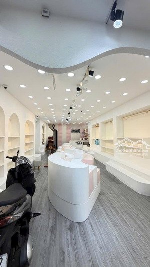 cho thuê mặt bằng đường yersin giá cực kì tốt, chỉ 35 triệu/ tháng