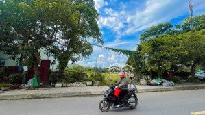 bán 5.700m đất mt 40m một mặt ở đường quốc lộ 3, một mặt phố phạm tu sẵn nhà đẹp chỉ 56 tỉ