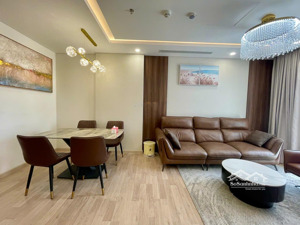 cho thuê căn hộ 2 phòng ngủ ct1 riverside luxury.