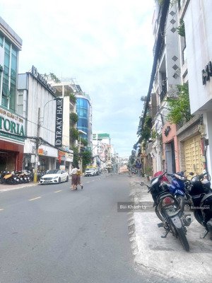 bán nhà mặt tiền kinh doanh khuvip huỳnh văn bánh phú nhuận 3 tầng thuê ~35tr/tháng gần quận 3